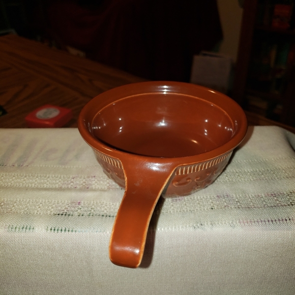 (2) Taylor, Smith, and Taylor (TST) Brown And Green Chili Bean Bowls - Picture 4 of 10